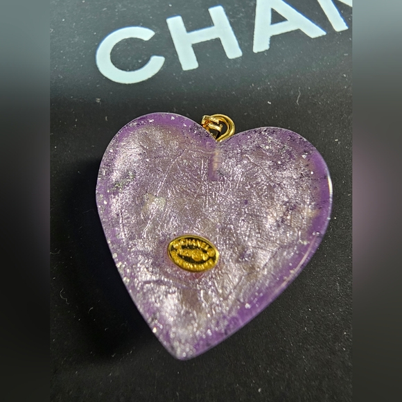 Chanel Purple Heart Pendant New - Picture 6 of 6